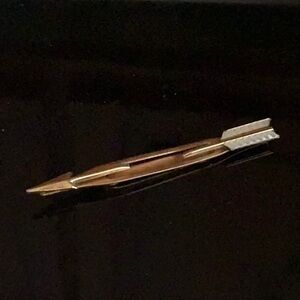 Vintage Gold Arrow TIE TACK /Brooch
